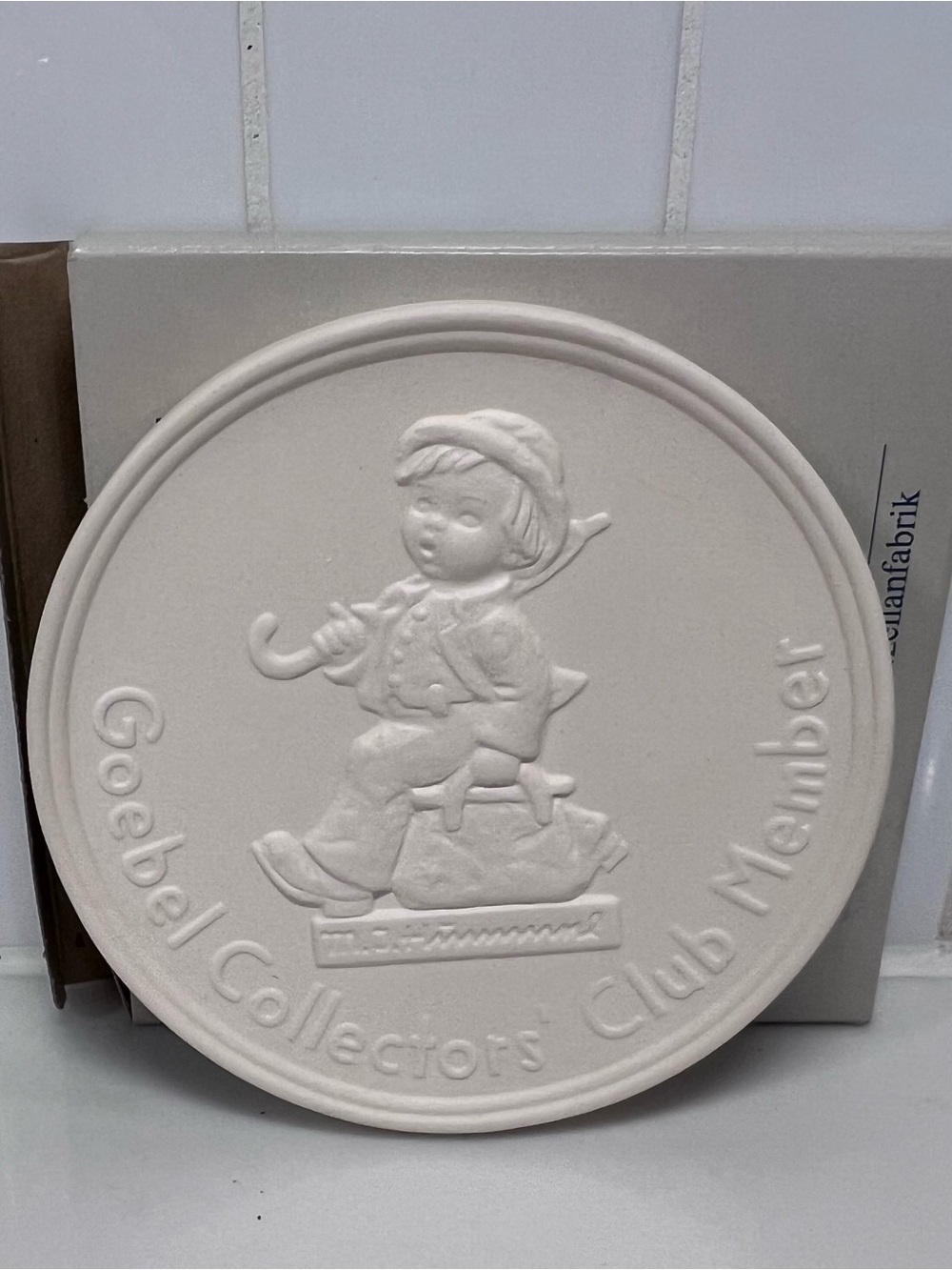 Goebel Collectors Club White Commemorative Plaque